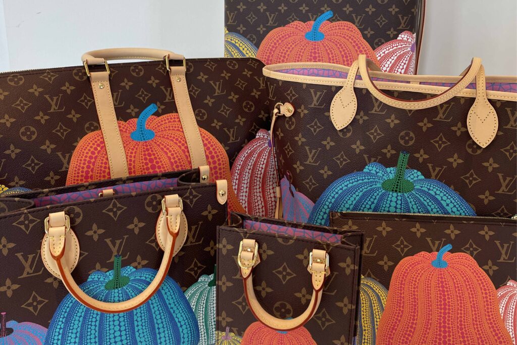 草間彌生與 Louis Vuitton 聯名南瓜包,多款 LV 南瓜造型包款展現藝術家標誌性的南瓜與圓點元素